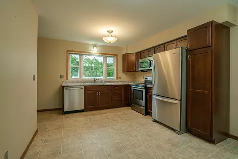 634 Garden Dr, Bismarck, ND 58504 photo 3