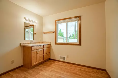 634 Garden Dr, Bismarck, ND 58504 photo 20