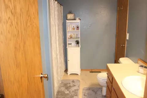 2722 Plainview Dr SE, Mandan, ND 58554 photo 20