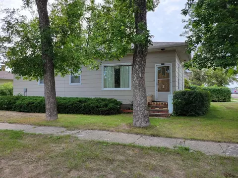 102 2nd Ave SE, Ashley, ND 58413 photo 3