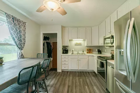 608 Denver Ave E, Bismarck, ND 58504 photo 6