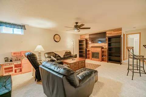 608 Denver Ave E, Bismarck, ND 58504 photo 26