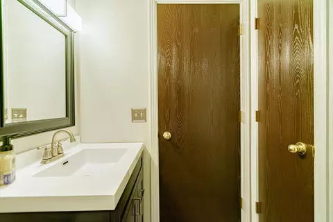 608 Denver Ave E, Bismarck, ND 58504 photo 15