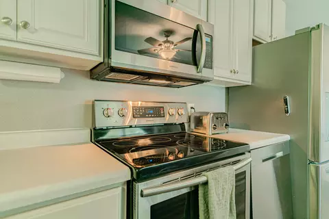 608 Denver Ave E, Bismarck, ND 58504 photo 12