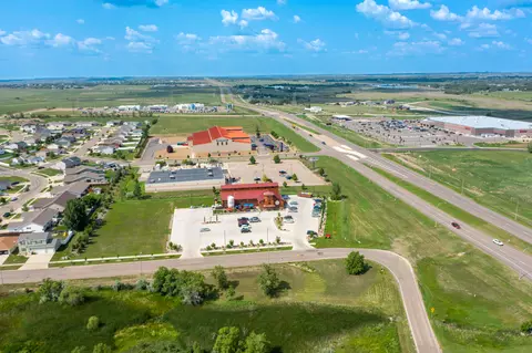 1100 Canada Ave, Bismarck, ND 58503 photo 4