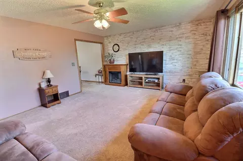 1401 16th St SE, Mandan, ND 58554 photo 9