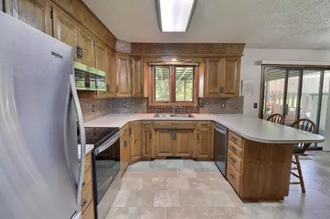 1401 16th St SE, Mandan, ND 58554 photo 2