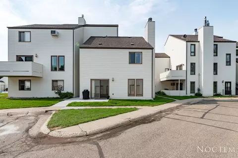1185 Jefferson Ave, Bismarck, ND 58504 photo 1