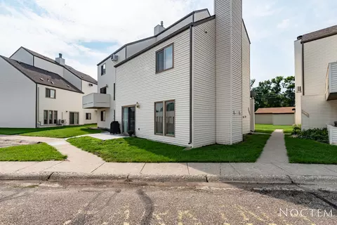 1185 Jefferson Ave, Bismarck, ND 58504 photo 2