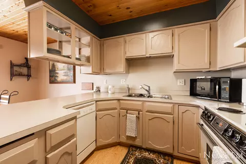 1185 Jefferson Ave, Bismarck, ND 58504 photo 9
