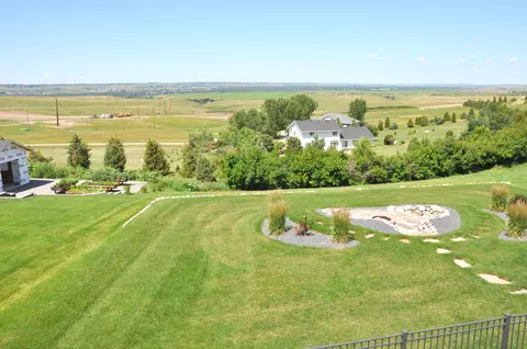 5016 Cornice Dr, Bismarck, ND 58503 photo 4