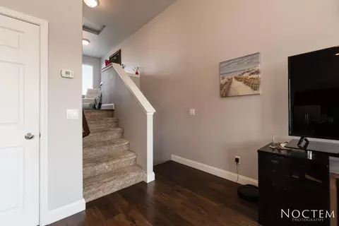 933 Calvert Dr, Bismarck, ND 58503 photo 9