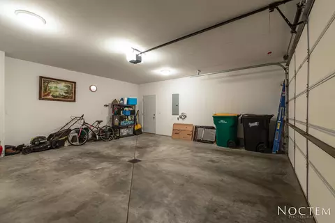933 Calvert Dr, Bismarck, ND 58503 photo 23