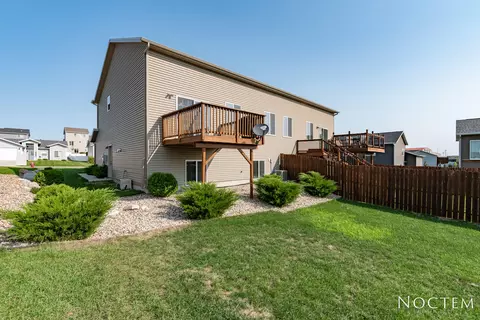 933 Calvert Dr, Bismarck, ND 58503 photo 25