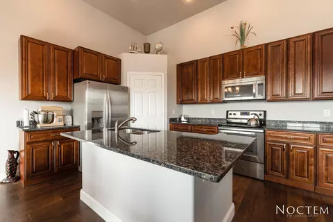 933 Calvert Dr, Bismarck, ND 58503 photo 3