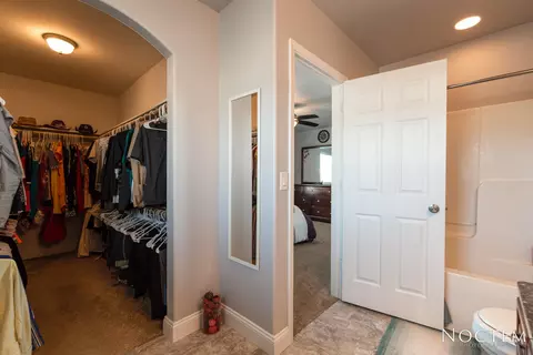 933 Calvert Dr, Bismarck, ND 58503 photo 15