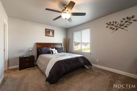 933 Calvert Dr, Bismarck, ND 58503 photo 13