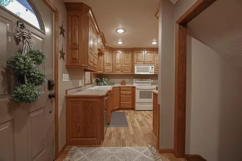 1620 E Avenue B, Bismarck, ND 58501 photo 2