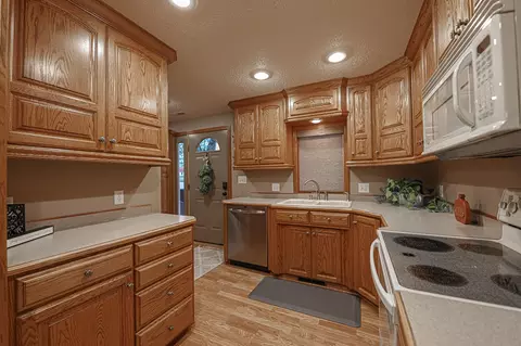 1620 E Avenue B, Bismarck, ND 58501 photo 3