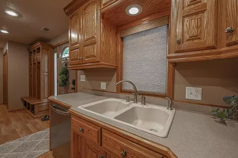 1620 E Avenue B, Bismarck, ND 58501 photo 4