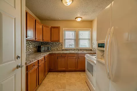 1413 E Thayer Ave, Bismarck, ND 58501 photo 6