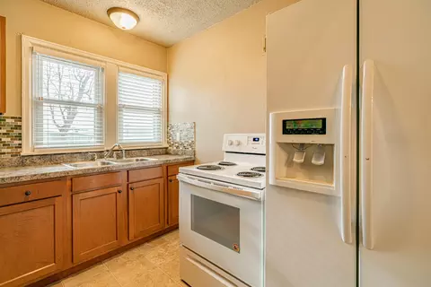 1413 E Thayer Ave, Bismarck, ND 58501 photo 5
