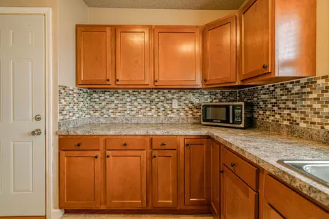 1413 E Thayer Ave, Bismarck, ND 58501 photo 3
