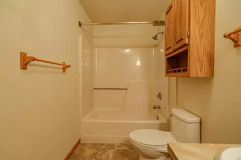 230 Wachter Ave E, Bismarck, ND 58504 photo 42
