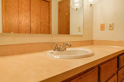 230 Wachter Ave E, Bismarck, ND 58504 photo 26