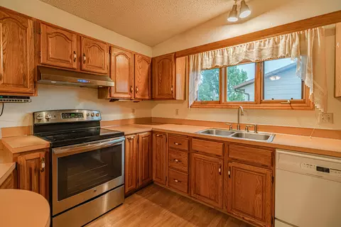 230 Wachter Ave E, Bismarck, ND 58504 photo 15