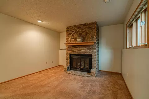 230 Wachter Ave E, Bismarck, ND 58504 photo 5
