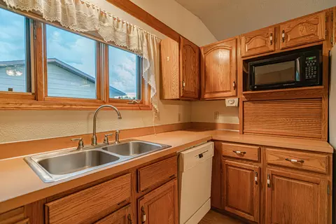 230 Wachter Ave E, Bismarck, ND 58504 photo 17