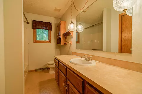 230 Wachter Ave E, Bismarck, ND 58504 photo 24