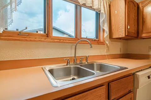 230 Wachter Ave E, Bismarck, ND 58504 photo 19