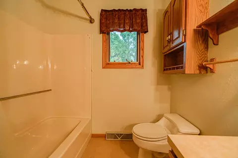 230 Wachter Ave E, Bismarck, ND 58504 photo 11