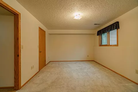 230 Wachter Ave E, Bismarck, ND 58504 photo 44