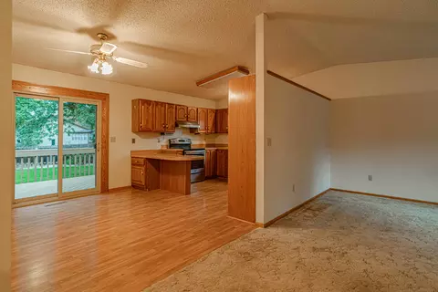 230 Wachter Ave E, Bismarck, ND 58504 photo 3
