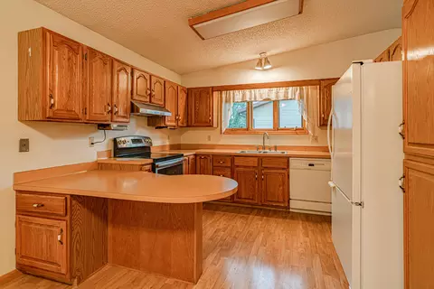 230 Wachter Ave E, Bismarck, ND 58504 photo 12