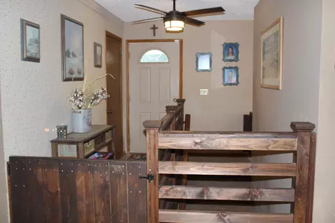 129 E Brandon Dr, Bismarck, ND 58503 photo 12
