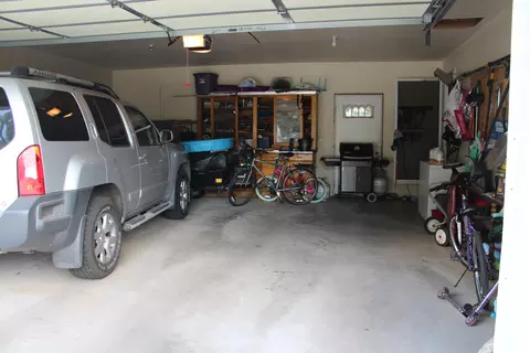 129 E Brandon Dr, Bismarck, ND 58503 photo 32