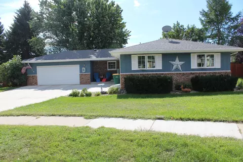 129 E Brandon Dr, Bismarck, ND 58503 photo 42