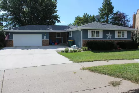 129 E Brandon Dr, Bismarck, ND 58503 photo 41