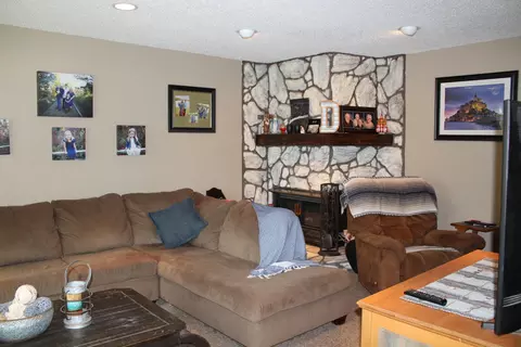 129 E Brandon Dr, Bismarck, ND 58503 photo 10