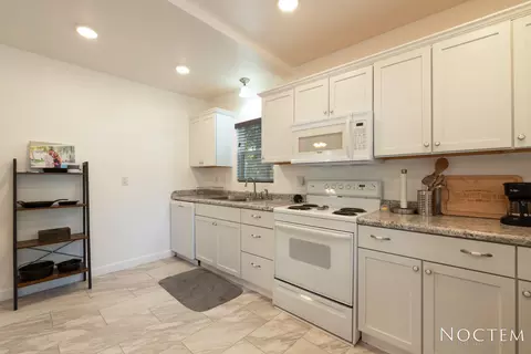 2014 D Ave E, Bismarck, ND 58501 photo 3