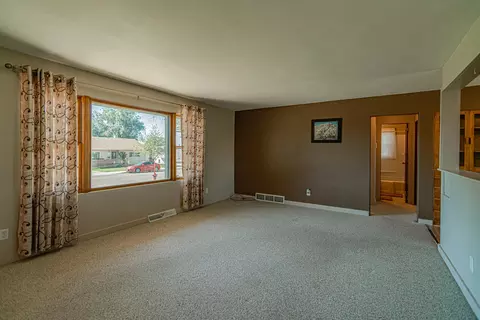 1020 Riverview Ave, Bismarck, ND 58504 photo 3