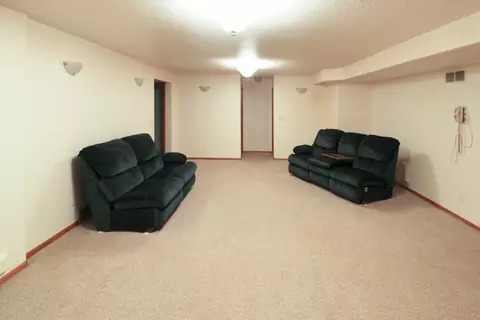 774 Interstate Ave W, Bismarck, ND 58503 photo 16