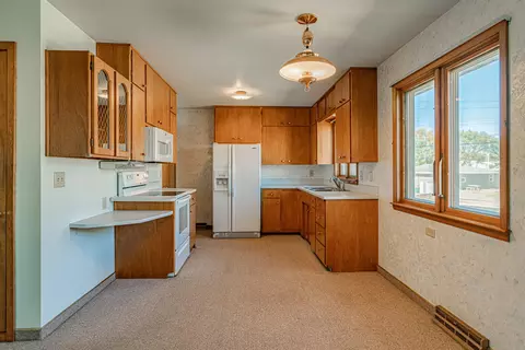 2017 E Avenue B, Bismarck, ND 58501 photo 17