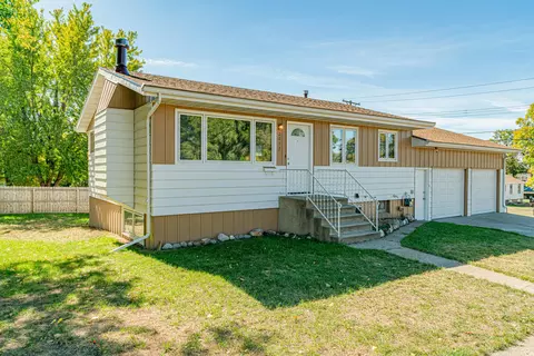 2017 E Avenue B, Bismarck, ND 58501 photo 43