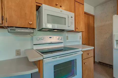 2017 E Avenue B, Bismarck, ND 58501 photo 19