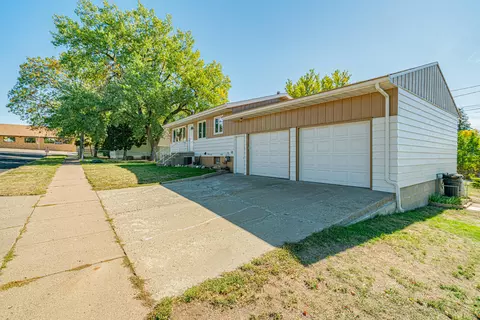 2017 E Avenue B, Bismarck, ND 58501 photo 45